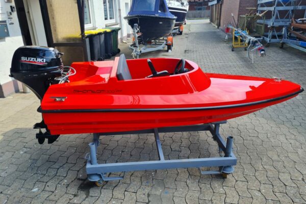 Phantom-300-Speed-Motorboot-Rot-4