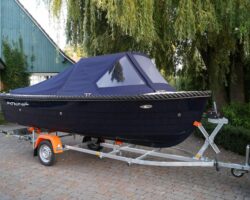 Phantom_485_Classic_blau_2022_3_motorboot