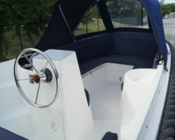 Phantom_485_Classic_blau_2022_4_motorboot